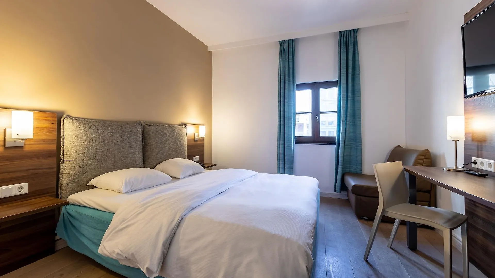 Trip Inn Eden Antwerpen 3*, Amberes